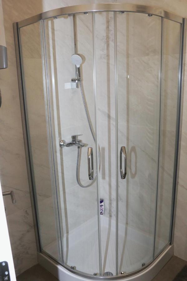 Apartman Natasa Sa Podzemnom Garazom Banja Luka Exterior photo